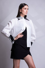 Camasa alba cu detalii cu imprimeu geometric