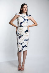 Rochie conica cu imprimeu floral si decupaje pe umeri