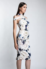 Rochie conica cu imprimeu floral si decupaje pe umeri