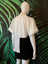 Camasa alba, asimetrica