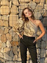 Bluza aurie cu maneca bufanta