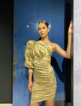 Rochie aurie cu maneca bufanta