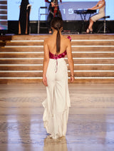 Pantaloni albi, evazati, asimetrici