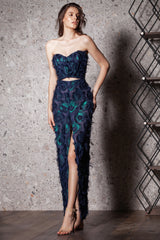 Compleu ”coada de paun”, fusta conica cu crapatura si corset “inima”