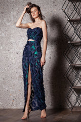 Compleu ”coada de paun”, fusta conica cu crapatura si corset “inima”