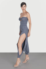 Pantaloni desfacuti pe laterale