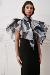 Bluza-camasa cu maneci-volan, ample